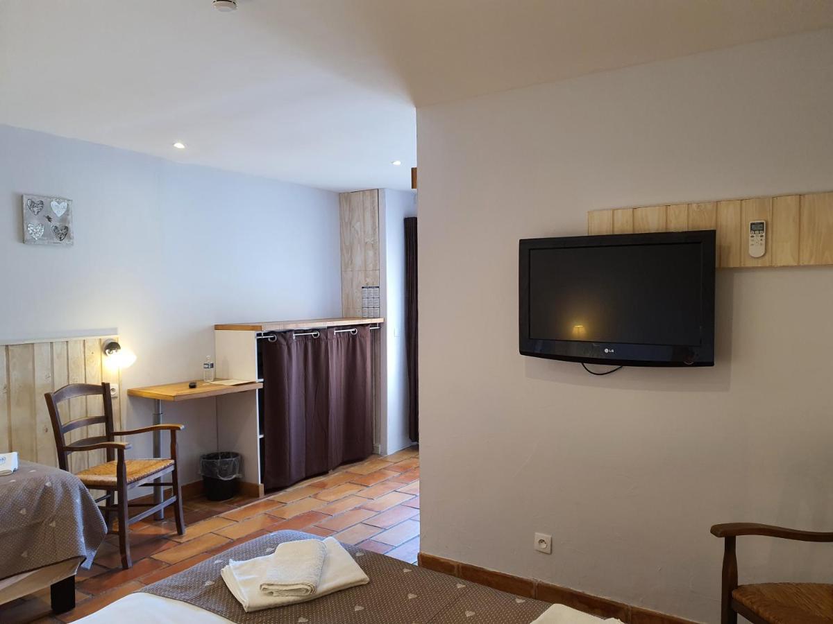 Logis Hotel Restaurant L'Escarbille Saint-Martin-dʼArdèche Dış mekan fotoğraf